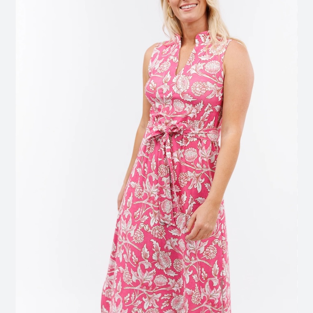 Smith & Quinn Pink Floral Midi Dress in excellent condition. Size M
